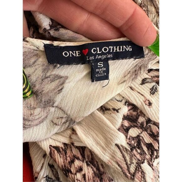 One Clothing White and Floral Print Shorts Romper with Peek-a-Boo Cap Sleeves Si - Picture 2 of 6